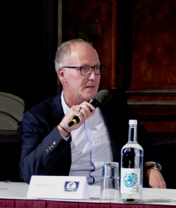 Der Schuh des Manitu - DerKulturblog